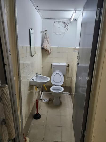 Kedai / Pejabat untuk Disewa di Kepong (Kuala Lumpur) - Franco Leong - Bathroom - PropertyGuru.com.my