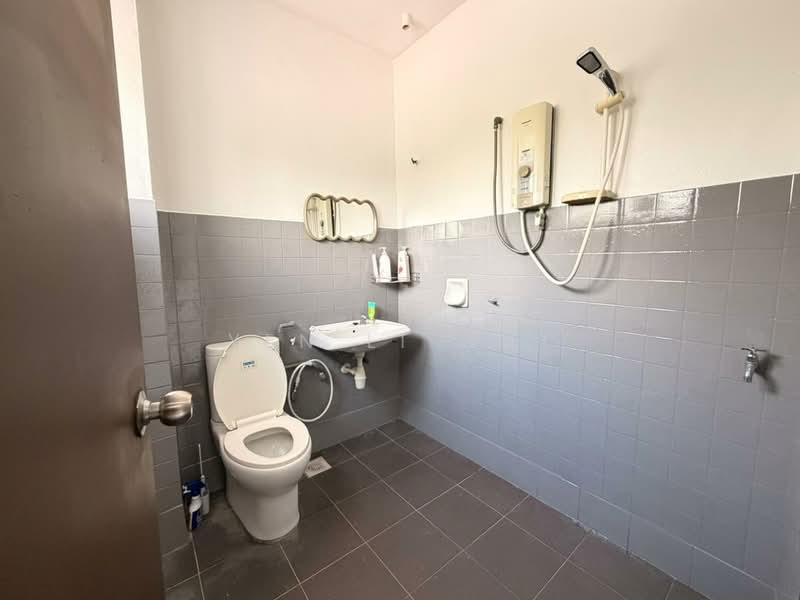 Rumah Teres 2 Tingkat untuk Disewa di Bandar Sunway (Sunway) - YEN LI WAI - Bathroom - PropertyGuru.com.my