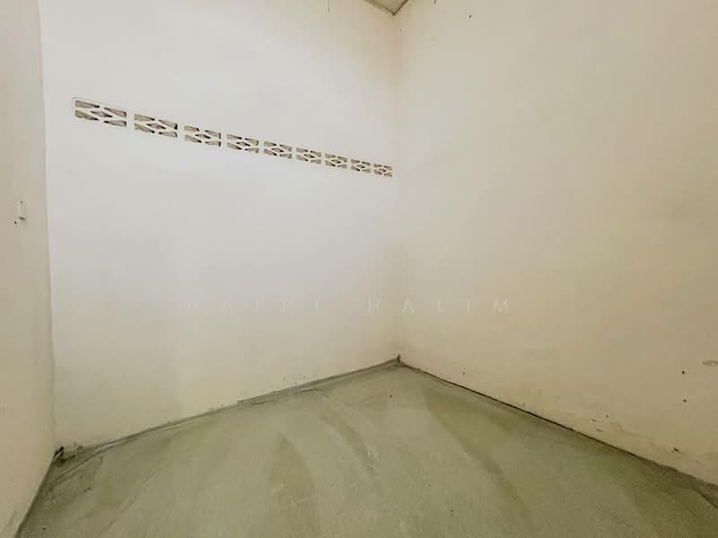 1-storey Terraced House for Sale in Pekan Kapar (Kapar) - Hairi Halim - PropertyGuru.com.my