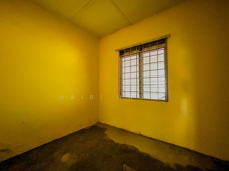 1-storey Terraced House for Sale in Pekan Kapar (Kapar) - Hairi Halim - PropertyGuru.com.my