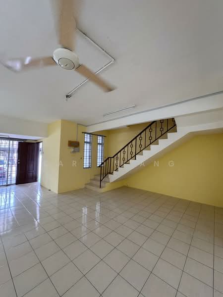 Rumah Teres 2 Tingkat untuk Disewa di Taman Sutera Prima (Perai) - Carson Ang - Living Room - PropertyGuru.com.my