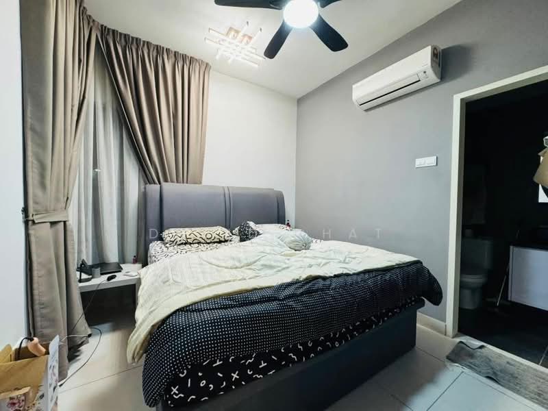 Servis Apartment untuk Disewa di Majestic Maxim - David Chat - Bedroom - PropertyGuru.com.my