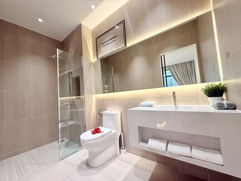 Kondominium untuk Dijual di Tuan Pavilion - SJ Ho - Tuan Pavilion - Master Bathroom - PropertyGuru.com.my