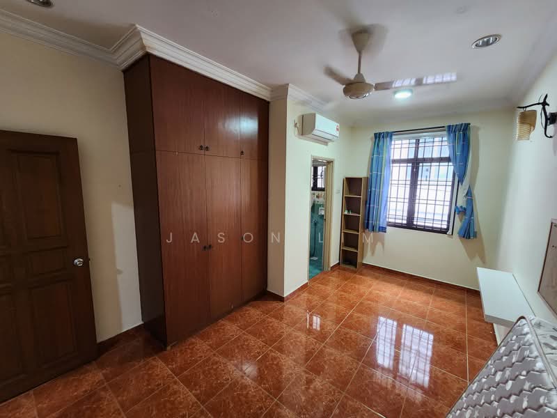 Rumah Teres 2 Tingkat untuk Disewa di Permas Jaya (Johor) - Jason Lim - Bedroom - PropertyGuru.com.my