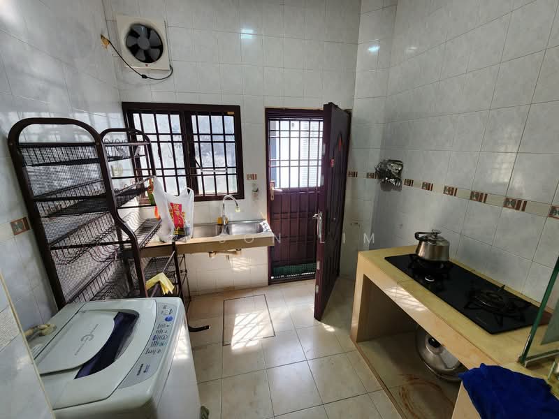 Rumah Teres 2 Tingkat untuk Disewa di Permas Jaya (Johor) - Jason Lim - Kitchen - PropertyGuru.com.my