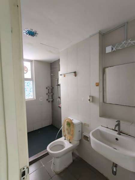 Condominium for Sale at Elit Heights @ Bayan City - Chan YB - Bathroom - PropertyGuru.com.my