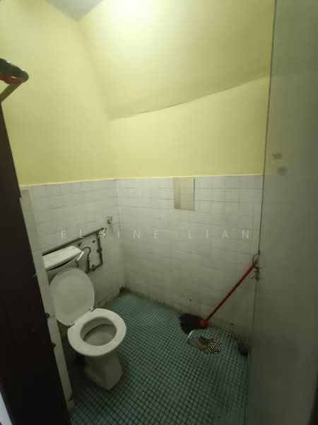 Rumah Bandar untuk Disewa di Taman Segambut (Jalan Kuching) - Elaine Lian - Bathroom - PropertyGuru.com.my