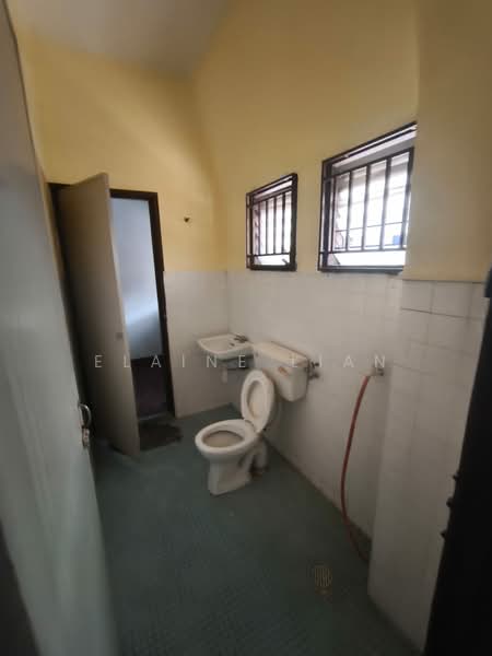 Rumah Bandar untuk Disewa di Taman Segambut (Jalan Kuching) - Elaine Lian - Bathroom - PropertyGuru.com.my