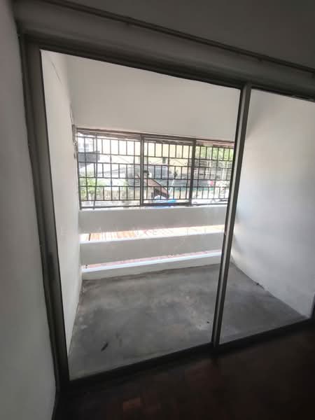 Rumah Bandar untuk Disewa di Taman Segambut (Jalan Kuching) - Elaine Lian - Balcony - PropertyGuru.com.my