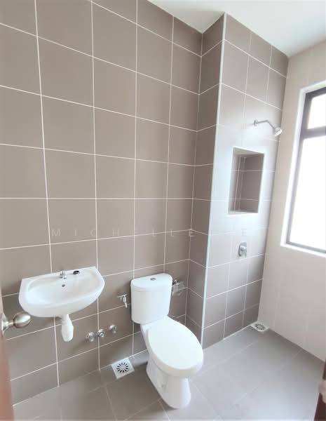 Rumah Teres 2 Tingkat untuk Dijual di Telok Panglima Garang (Selangor) - Michelle Lee - Bathroom - PropertyGuru.com.my