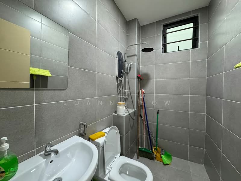 Kondominium untuk Dijual di Grand Residence @ Merak Mas - Joanne How - Bathroom - PropertyGuru.com.my