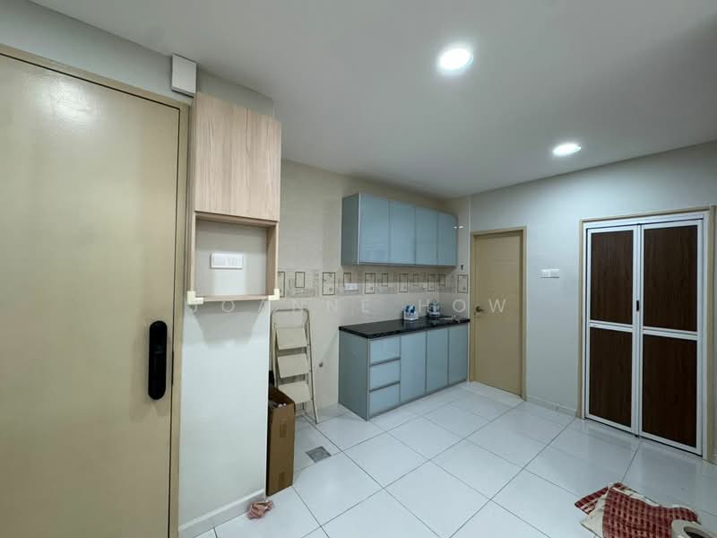 Kondominium untuk Dijual di Grand Residence @ Merak Mas - Joanne How - Kitchen - PropertyGuru.com.my