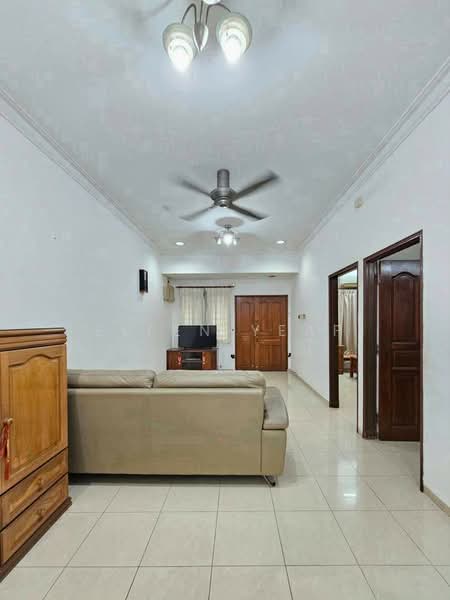 1-storey Terraced House for Sale in Johor Bahru (Johor) - Ellen Yeap - Living Room - PropertyGuru.com.my