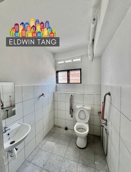 Kedai untuk Disewa di George Town (Penang) - Eldwin Tang - Bathroom - PropertyGuru.com.my