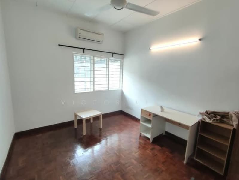 Rumah Teres 2 Tingkat untuk Dijual di SS2 (Petaling Jaya) - Victor Liew - Bedroom - PropertyGuru.com.my