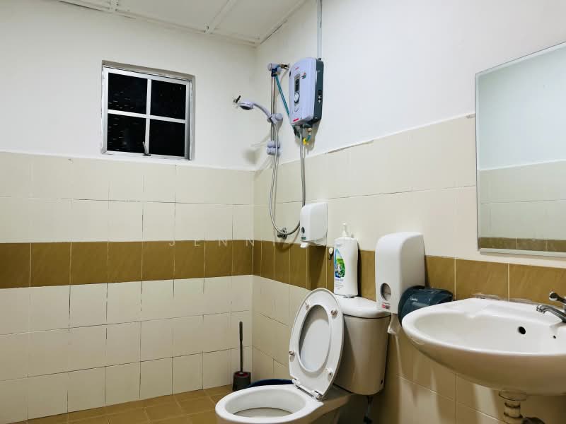 Pangsapuri untuk Dijual di Crown Imperial Court - Jenni Cha - Bathroom - PropertyGuru.com.my