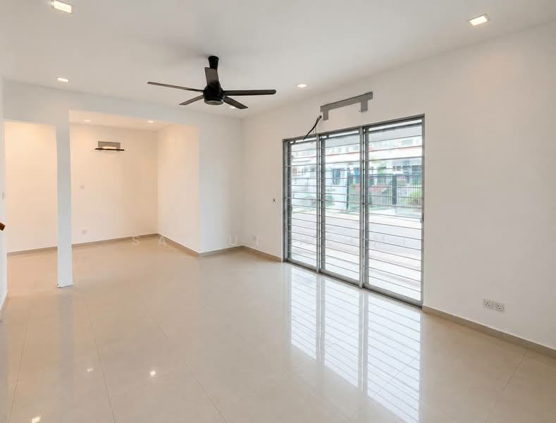 2-storey Terraced House for Sale in Putra Avenue (Subang Jaya) - SAIFUL HELMI - Living Room - PropertyGuru.com.my