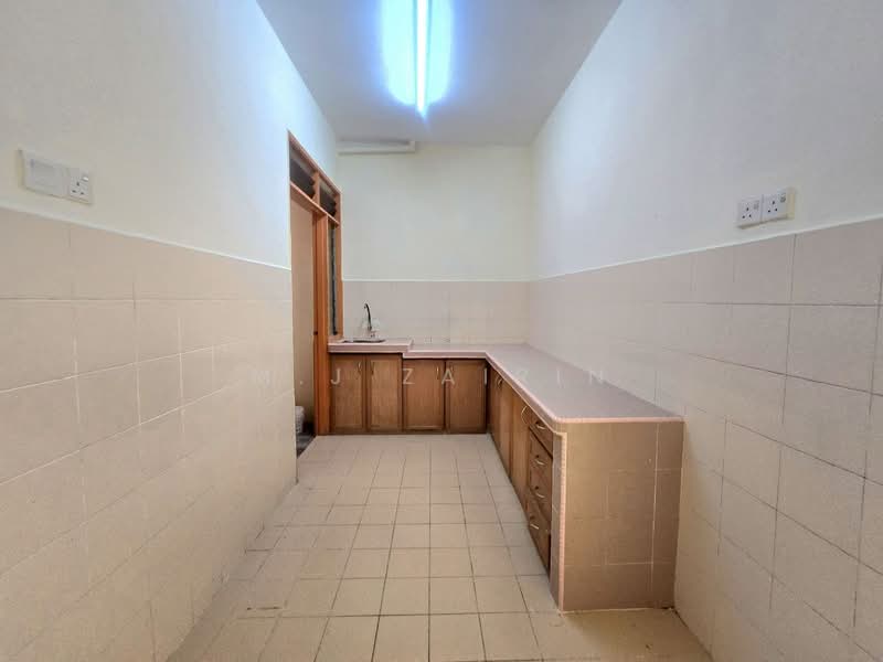 Apartment for Sale at Sri Melor (Mulberry Court) - M.J Zairin - Kitchen - PropertyGuru.com.my