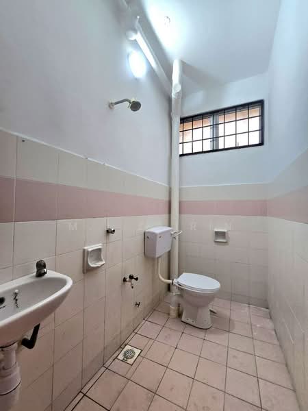 Apartment for Sale at Sri Melor (Mulberry Court) - M.J Zairin - Bathroom - PropertyGuru.com.my