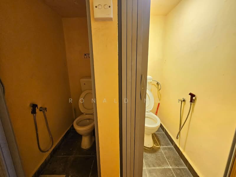 Kedai untuk Disewa di George Town (Penang) - Ronald Ng - Bathroom - PropertyGuru.com.my
