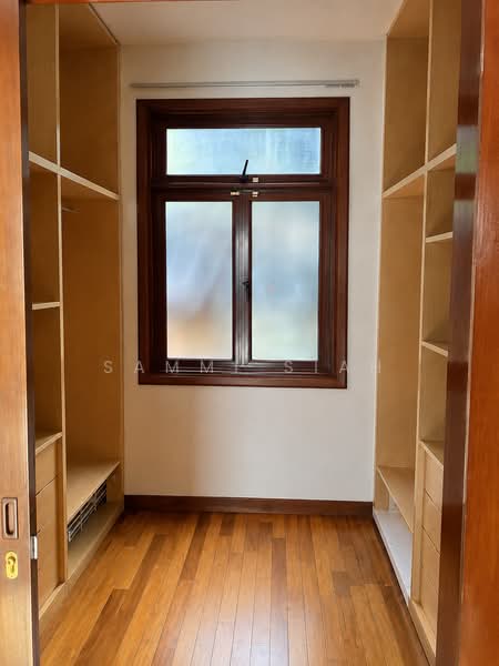 Bungalow for Sale in TTDI Hills (Kuala Lumpur) - Sammi Siah - Walk in Closet - PropertyGuru.com.my