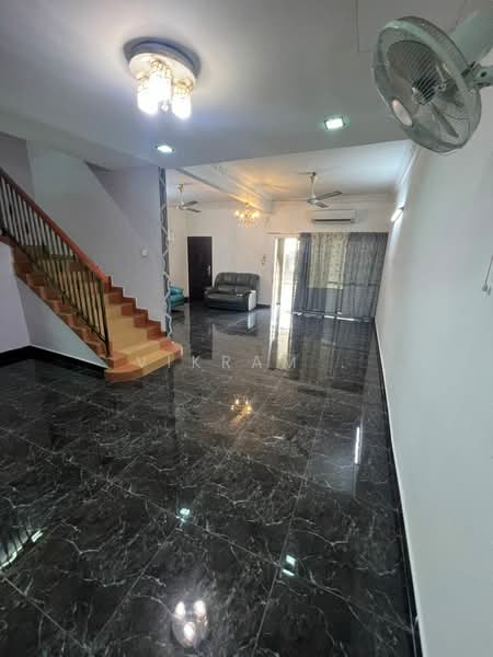 2-storey Terraced House for Sale in Taman Gembira (Klang) - Vikram . - Living Room - PropertyGuru.com.my