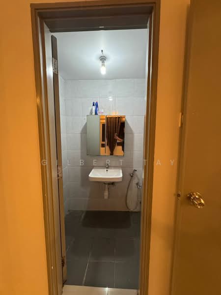Kondominium untuk Disewa di The Edge Residence - Gilbert Tay - Bathroom - PropertyGuru.com.my