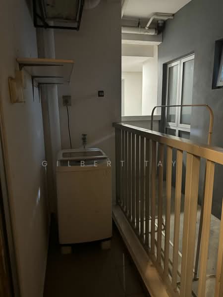 Kondominium untuk Disewa di The Edge Residence - Gilbert Tay - Balcony - PropertyGuru.com.my