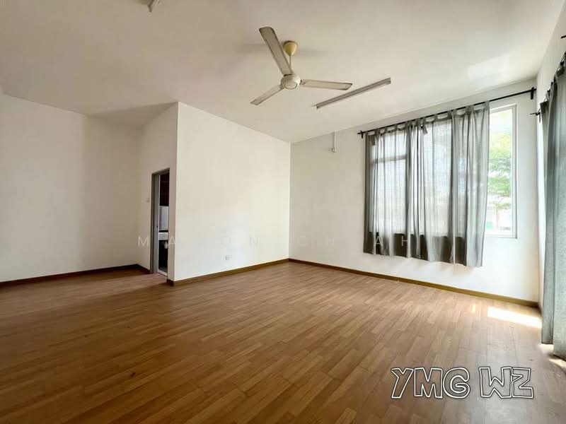 Rumah Kluster untuk Dijual di Canary Garden (Klang) - Mason Chiah - Living Room - PropertyGuru.com.my