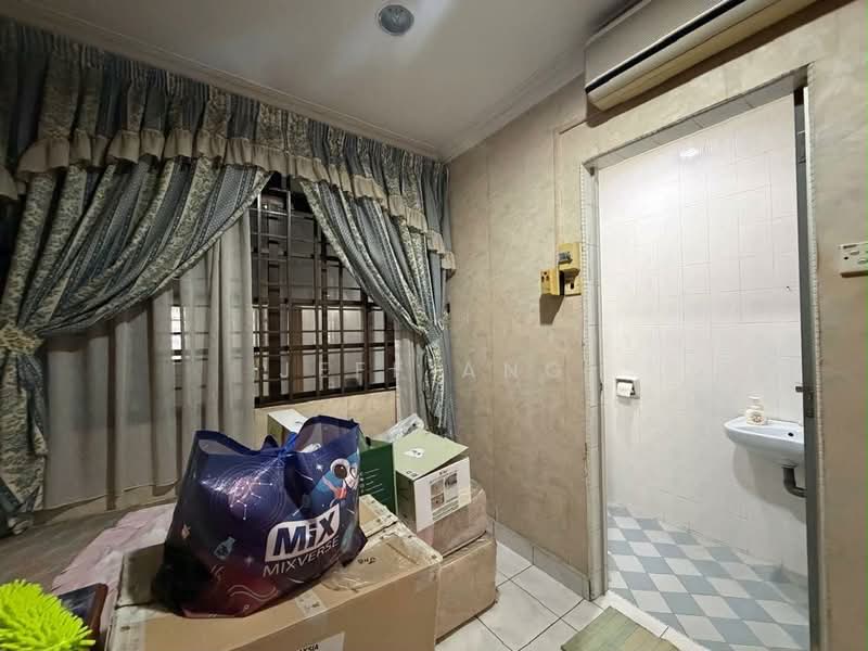 2-storey Terraced House for Sale in Taman Perling (Perling) - Jeff Ang - Bathroom - PropertyGuru.com.my