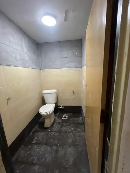 Pangsapuri untuk Dijual di Lily & Jasmine Apartment - Zoey Lee - Bathroom - PropertyGuru.com.my