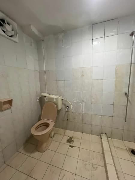 Pangsapuri untuk Dijual di Lily & Jasmine Apartment - Zoey Lee - Bathroom - PropertyGuru.com.my