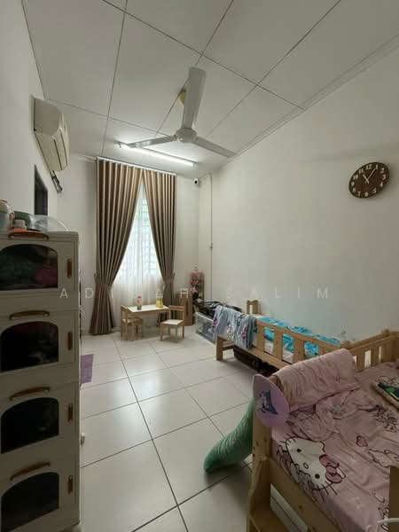 Rumah Teres 2 Tingkat untuk Dijual di Seksyen 33 (Shah Alam) - Adibah Salim - Bedroom - PropertyGuru.com.my