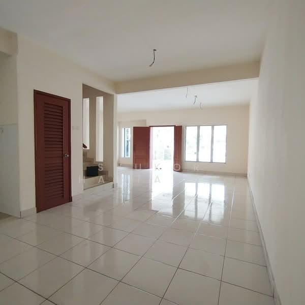 2-storey Terraced House for Sale in Rawang (Selangor) - Syukor Hartanah - Living Room - PropertyGuru.com.my