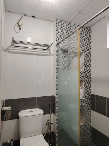 Kondominium untuk Disewa di Kiara Park - Zubaidah Kadir - Bathroom - PropertyGuru.com.my