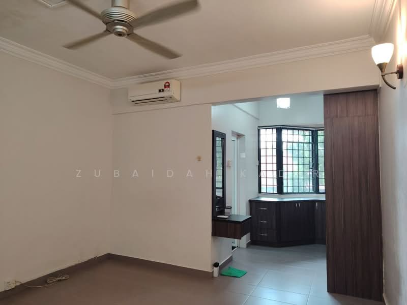 Kondominium untuk Disewa di Kiara Park - Zubaidah Kadir - Living Room - PropertyGuru.com.my