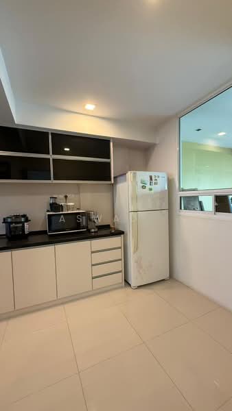 Condominium for Sale at Sea Range Tower - Aswad . - Kitchen - PropertyGuru.com.my