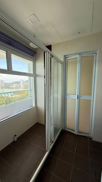 Condominium for Sale at Sea Range Tower - Aswad . - Bathroom - PropertyGuru.com.my