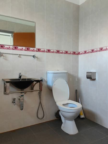 2-storey Terraced House for Sale in SS2 (Petaling Jaya) - Victor Liew - Bathroom - PropertyGuru.com.my