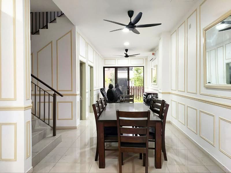 Rumah Teres 2 Tingkat untuk Dijual di Sepang (Selangor) - Maya Myra - Dining Room - PropertyGuru.com.my