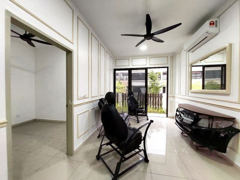Rumah Teres 2 Tingkat untuk Dijual di Sepang (Selangor) - Maya Myra - Living Room - PropertyGuru.com.my