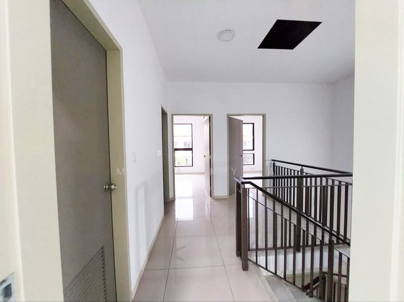Rumah Teres 2 Tingkat untuk Dijual di Sepang (Selangor) - Maya Myra - Corridor - PropertyGuru.com.my