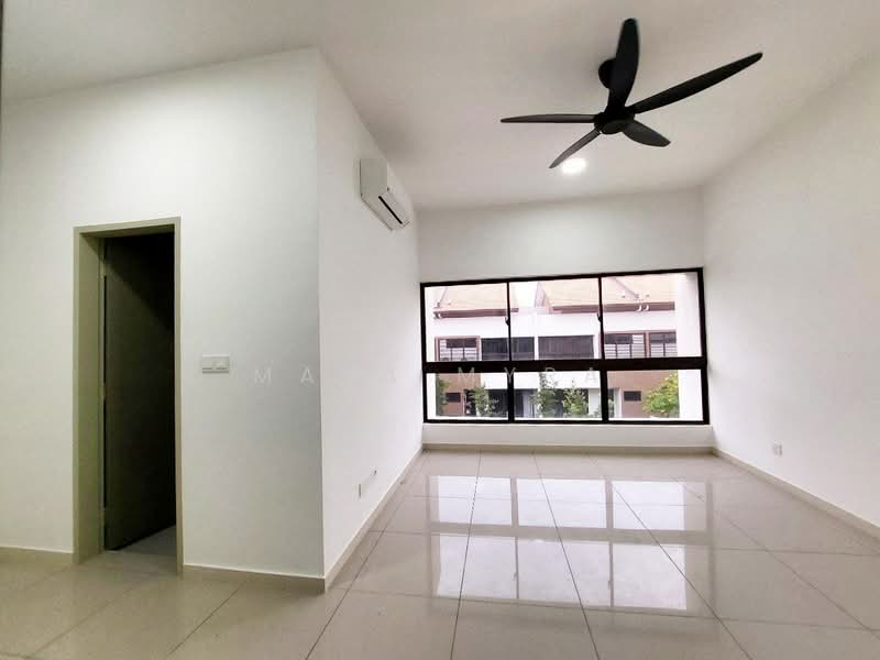 Rumah Teres 2 Tingkat untuk Dijual di Sepang (Selangor) - Maya Myra - Living Room - PropertyGuru.com.my