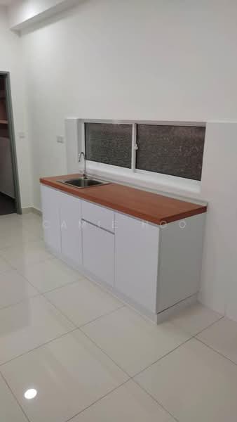 Service Residence for Sale at Pinnacle Sri Petaling - Camie Hoo - Kitchen - PropertyGuru.com.my