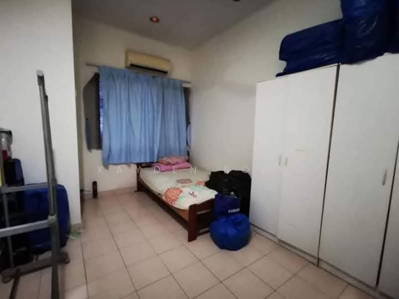 Rumah Teres 2 Tingkat untuk Dijual di Taman Putra Prima (Puchong) - Kayden Bong - Bedroom - PropertyGuru.com.my