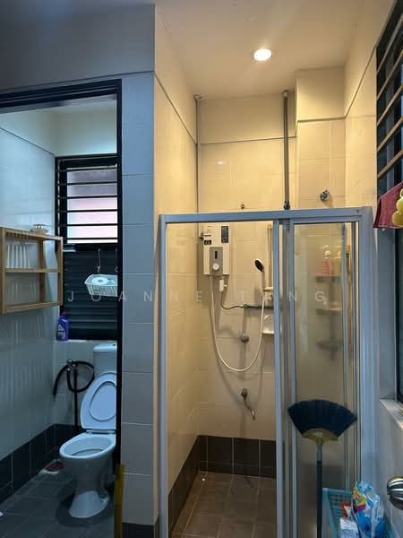 Rumah Teres untuk Dijual di Alam Damai (Cheras) - Joanne Tang - Bathroom - PropertyGuru.com.my