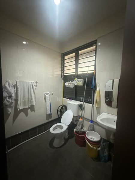 Rumah Teres untuk Dijual di Alam Damai (Cheras) - Joanne Tang - Bathroom - PropertyGuru.com.my