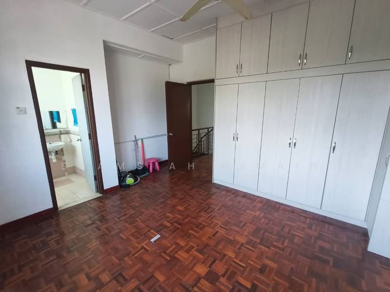 2-storey Terraced House for Sale in Bangi (Selangor) - SHAMSIAH AJMAIN - Master Bedroom - PropertyGuru.com.my