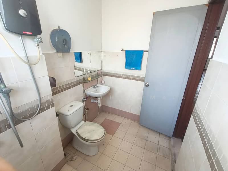 2-storey Terraced House for Sale in Bangi (Selangor) - SHAMSIAH AJMAIN - Bathroom - PropertyGuru.com.my
