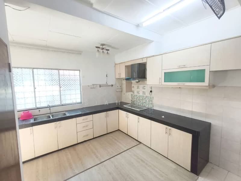 2-storey Terraced House for Sale in Bangi (Selangor) - SHAMSIAH AJMAIN - Kitchen - PropertyGuru.com.my